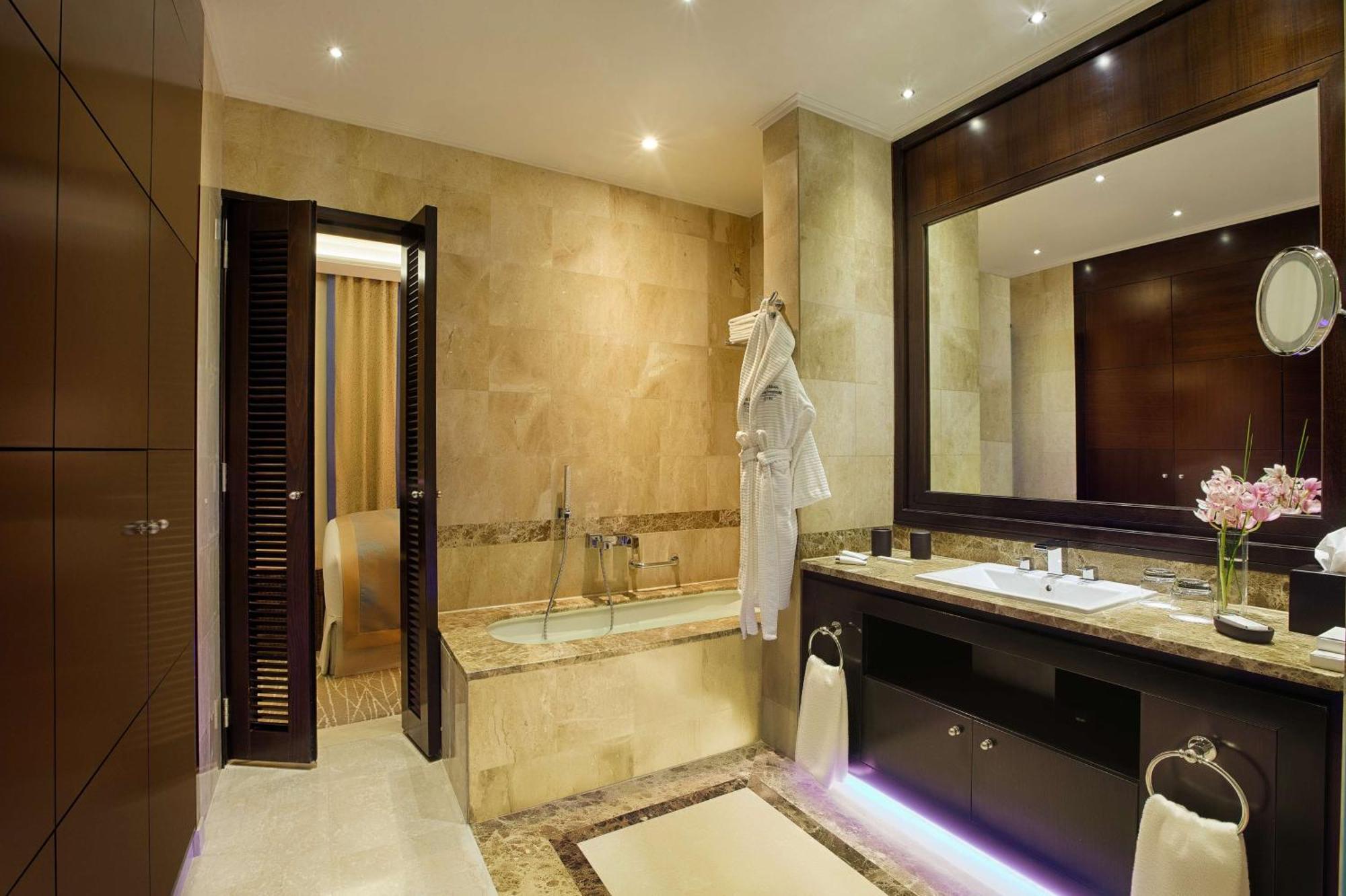 Hotel Royal Maxim Palace Kempinski 5*